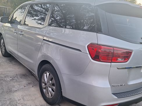 Used 2019 Kia Sedona L image 14