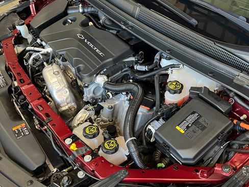 Used 2017 Chevrolet Volt Premier w/ Driver Confidence II Package FWD image 19