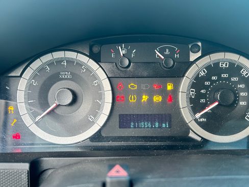 Used 2009 Ford Escape XLT image 1