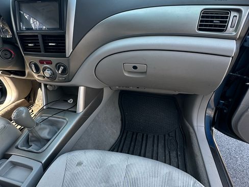 Used 2010 Subaru Forester 2.5X Premium image 14