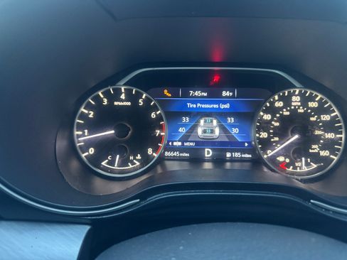 Used 2017 Nissan Maxima 3.5 SL FWD image 6