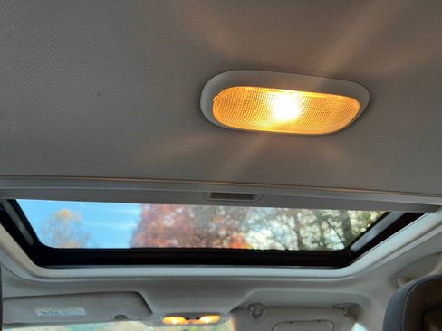 Used 2010 Dodge Caliber SXT image 14