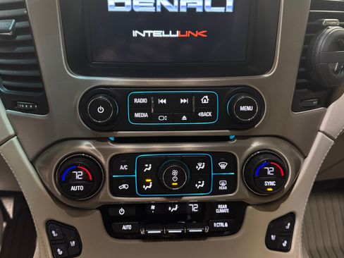 Used 2019 GMC Yukon Denali image 12