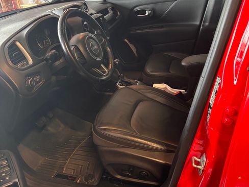 Used 2018 Jeep Renegade Limited w/ UConnect 8.4 Nav Group image 8