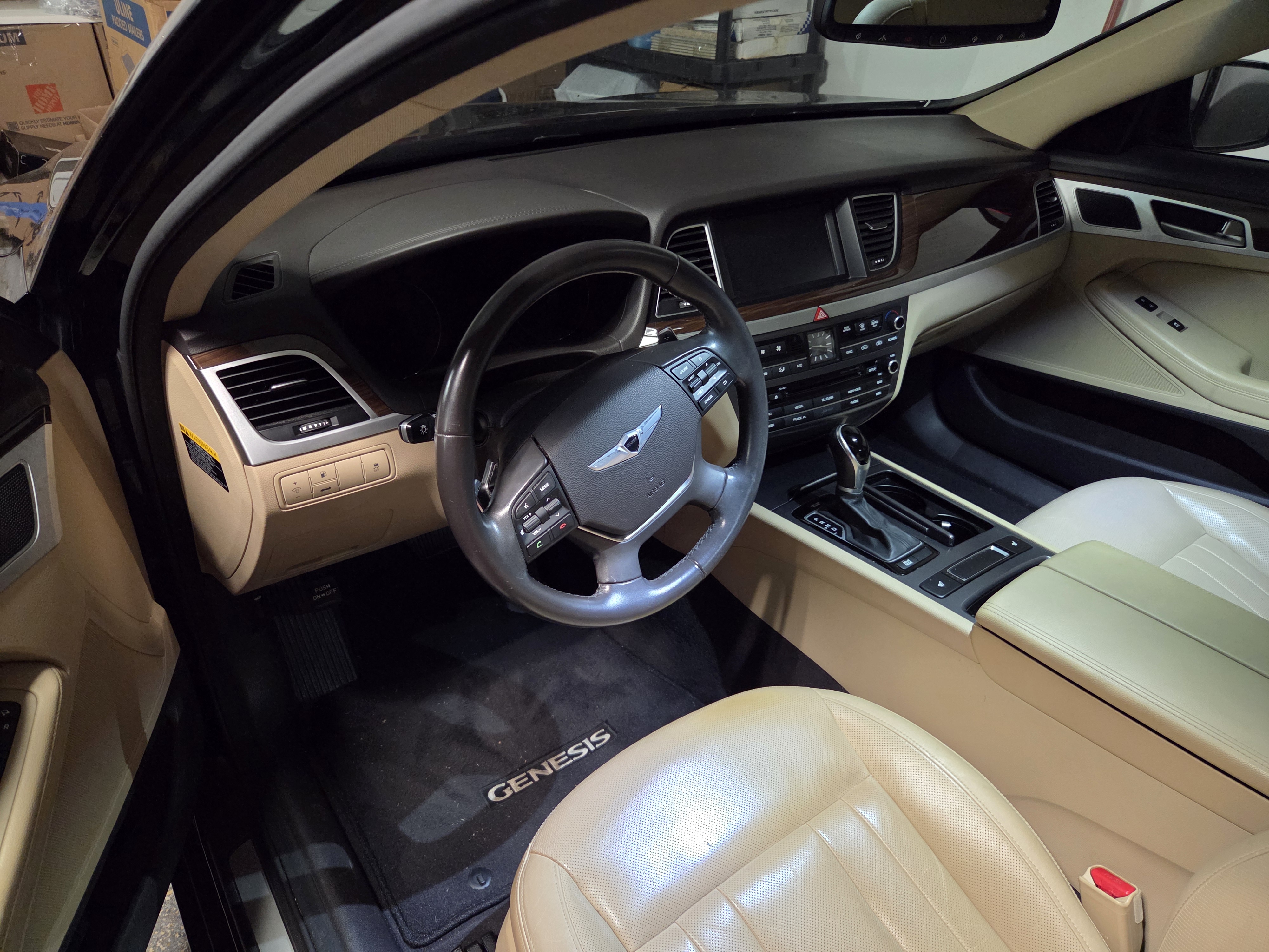 Used 2015 Hyundai Genesis 3.8 RWD image 6