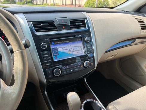 Used 2014 Nissan Altima 3.5 SL w/ Technology Package image 6