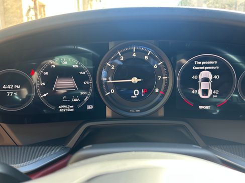 Used 2020 Porsche 911 Carrera image 11