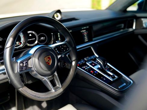 Used 2018 Porsche Panamera Turbo S image 8