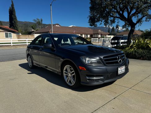 Used 2014 Mercedes-Benz C 250 Sedan image 4