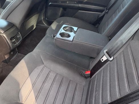 Used 2020 Ford Fusion SE FWD image 6