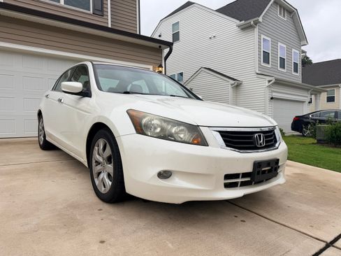 Used 2010 Honda Accord EX-L image 1
