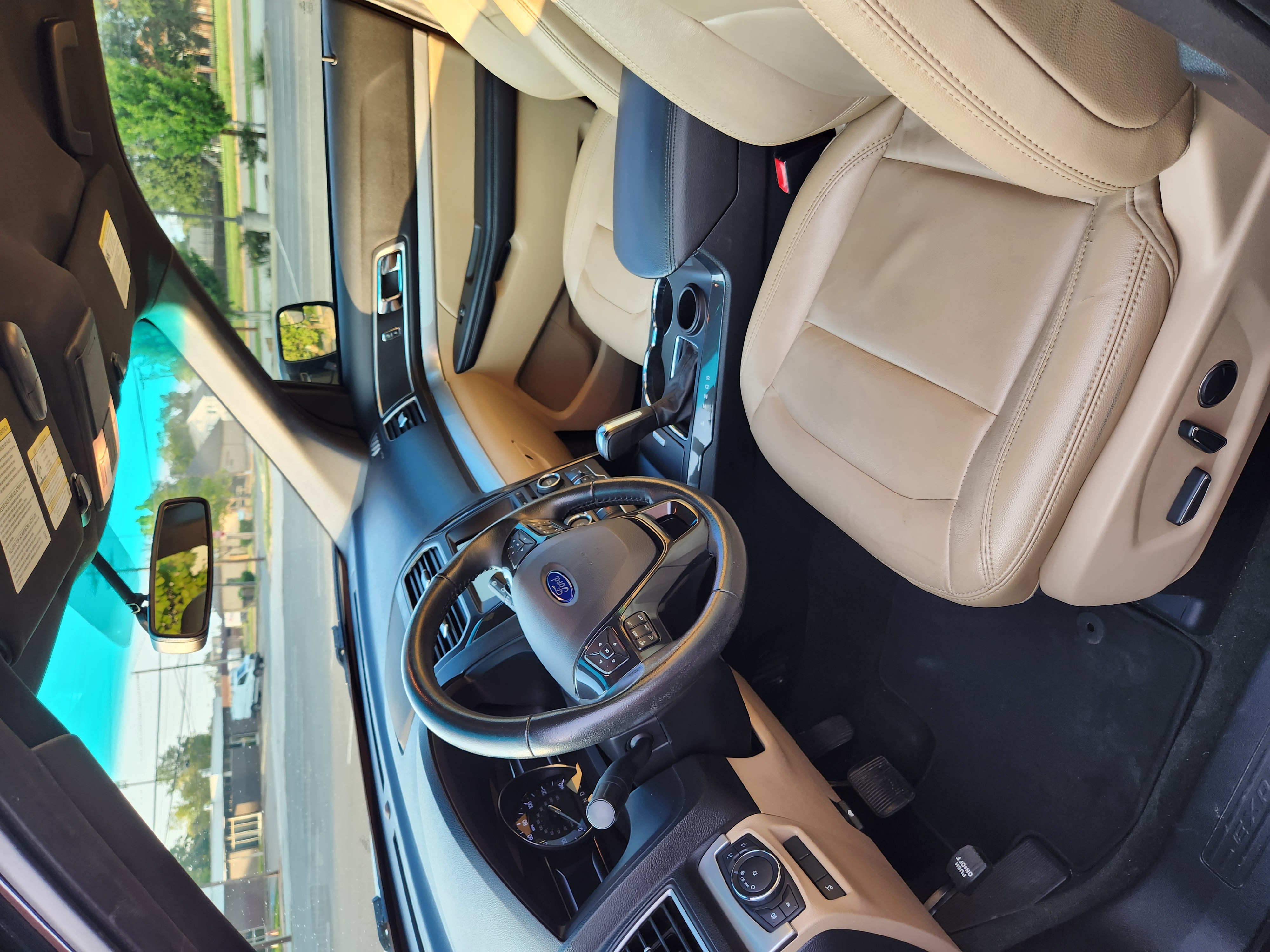 Used 2016 Ford Explorer XLT w/ Equipment Group 202A FWD image 6