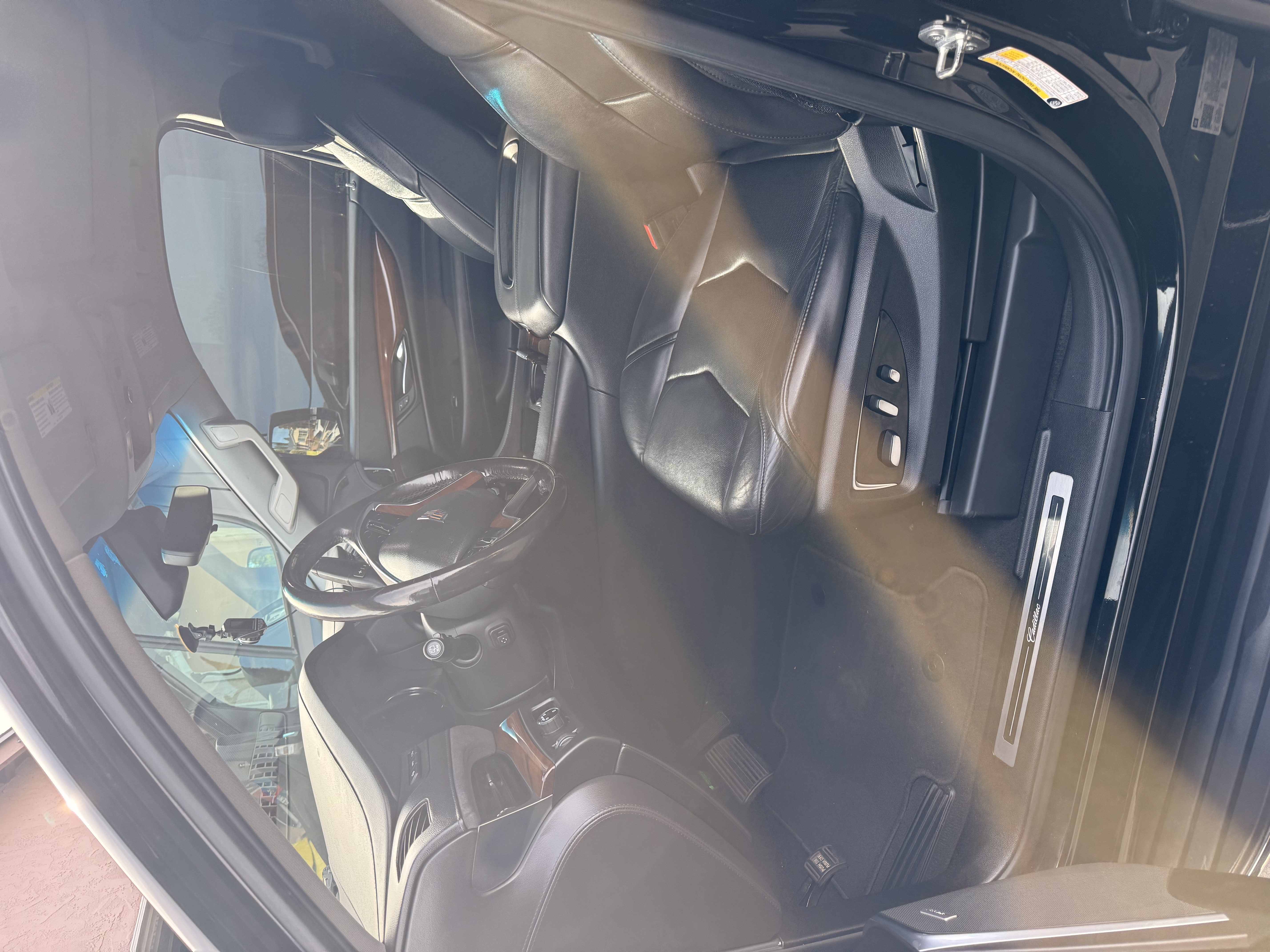Used 2019 Cadillac Escalade ESV Luxury RWD image 9