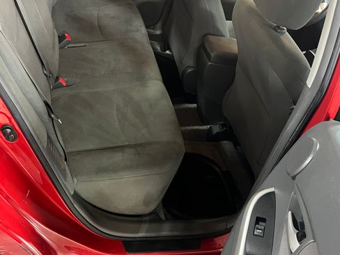 Used 2010 Toyota Prius Three image 9