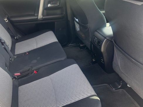 Used 2015 Toyota 4Runner SR5 Premium image 10