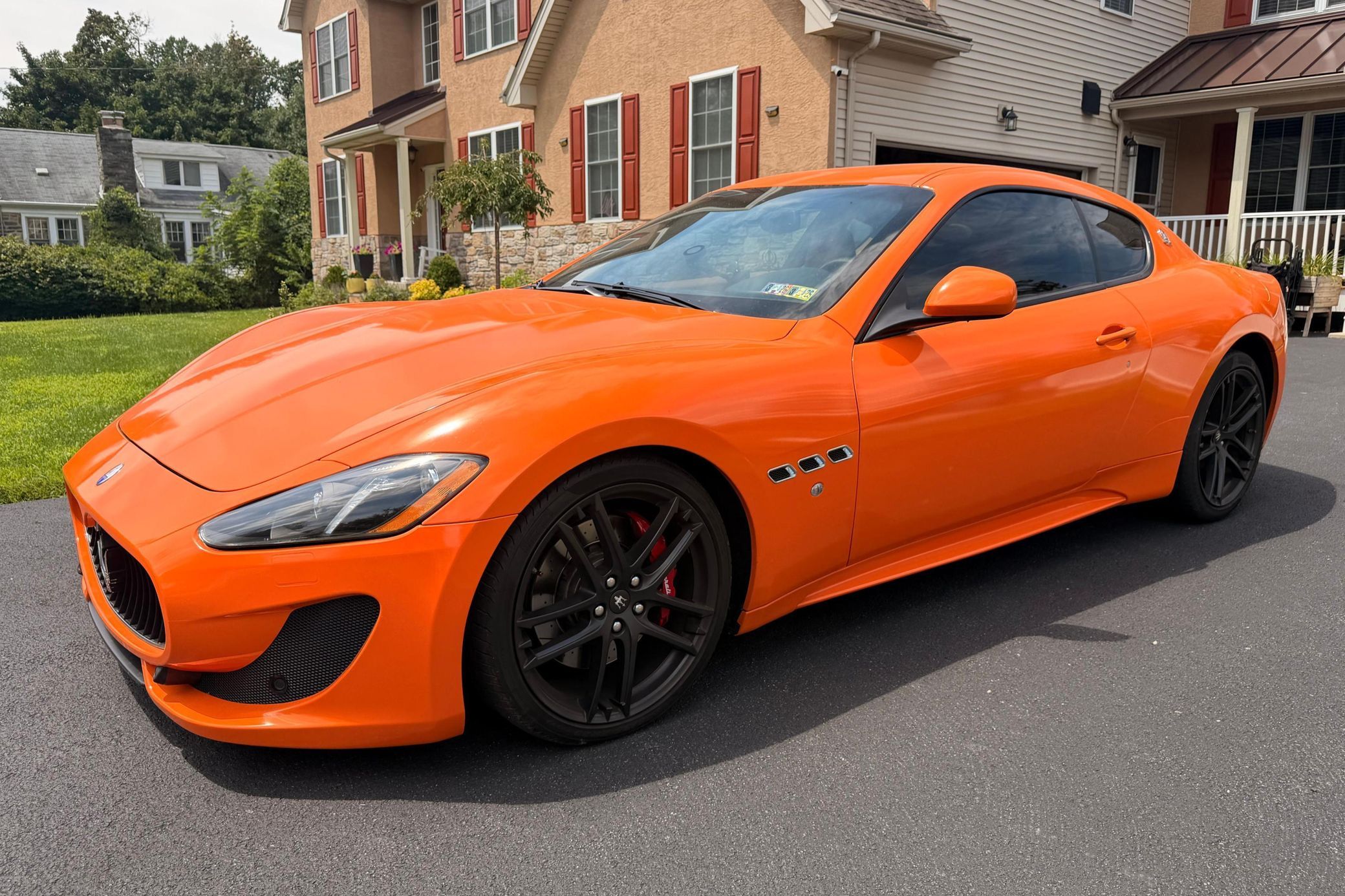 Used 2016 Maserati GranTurismo MC RWD image 2