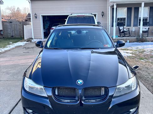 Used 2011 BMW 328i Sedan w/ Premium Pkg RWD image 4