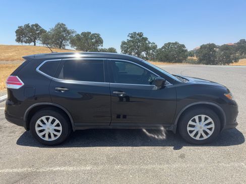 Used 2016 Nissan Rogue S image 9