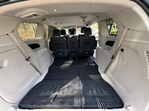 Used 2017 Chrysler Pacifica Touring-L Plus w/ Advanced Safetytec Group image 23