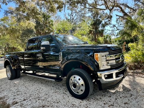 Used 2017 Ford F450 Lariat w/ Lariat Ultimate Package image 2