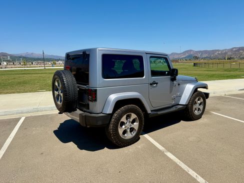 Used 2018 Jeep Wrangler Sahara w/ Connectivity Group image 8