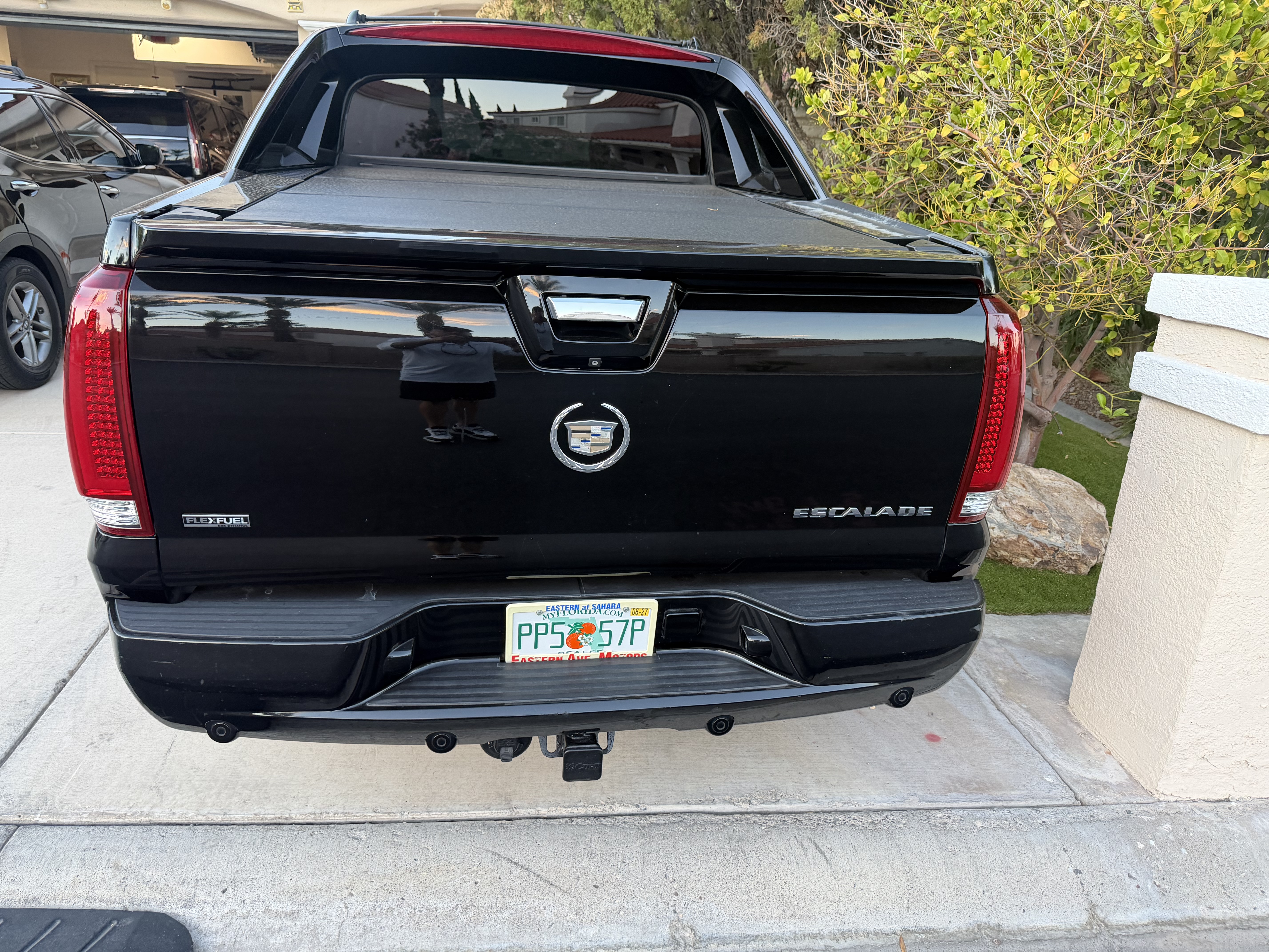 Used 2009 Cadillac Escalade EXT AWD/4WD image 6