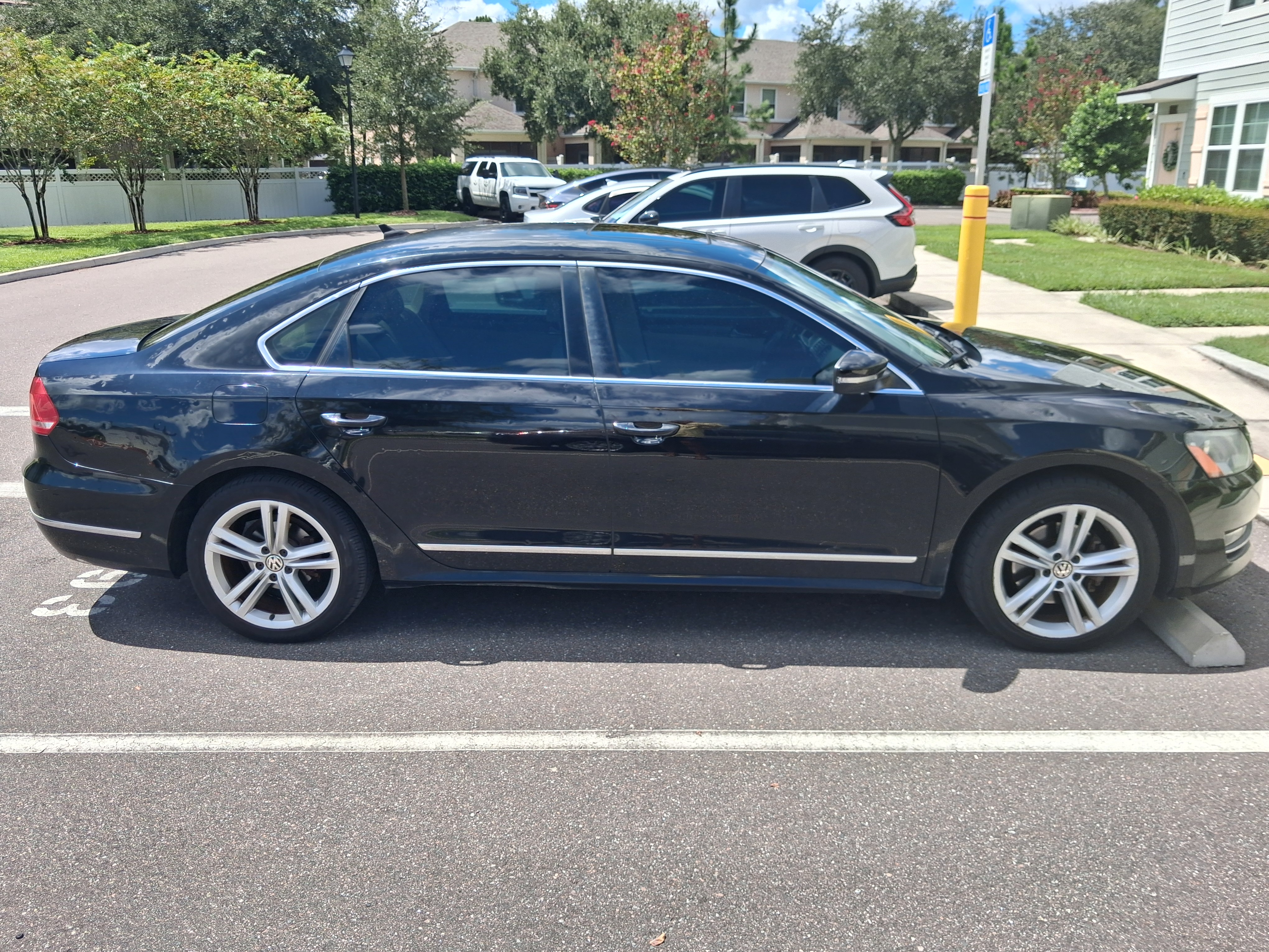 Used 2014 Volkswagen Passat TDI SE FWD image 8