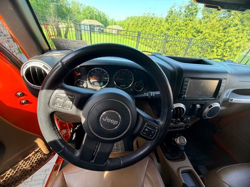 Used 2015 Jeep Wrangler Rubicon w/ Power Convenience Group AWD/4WD image 31