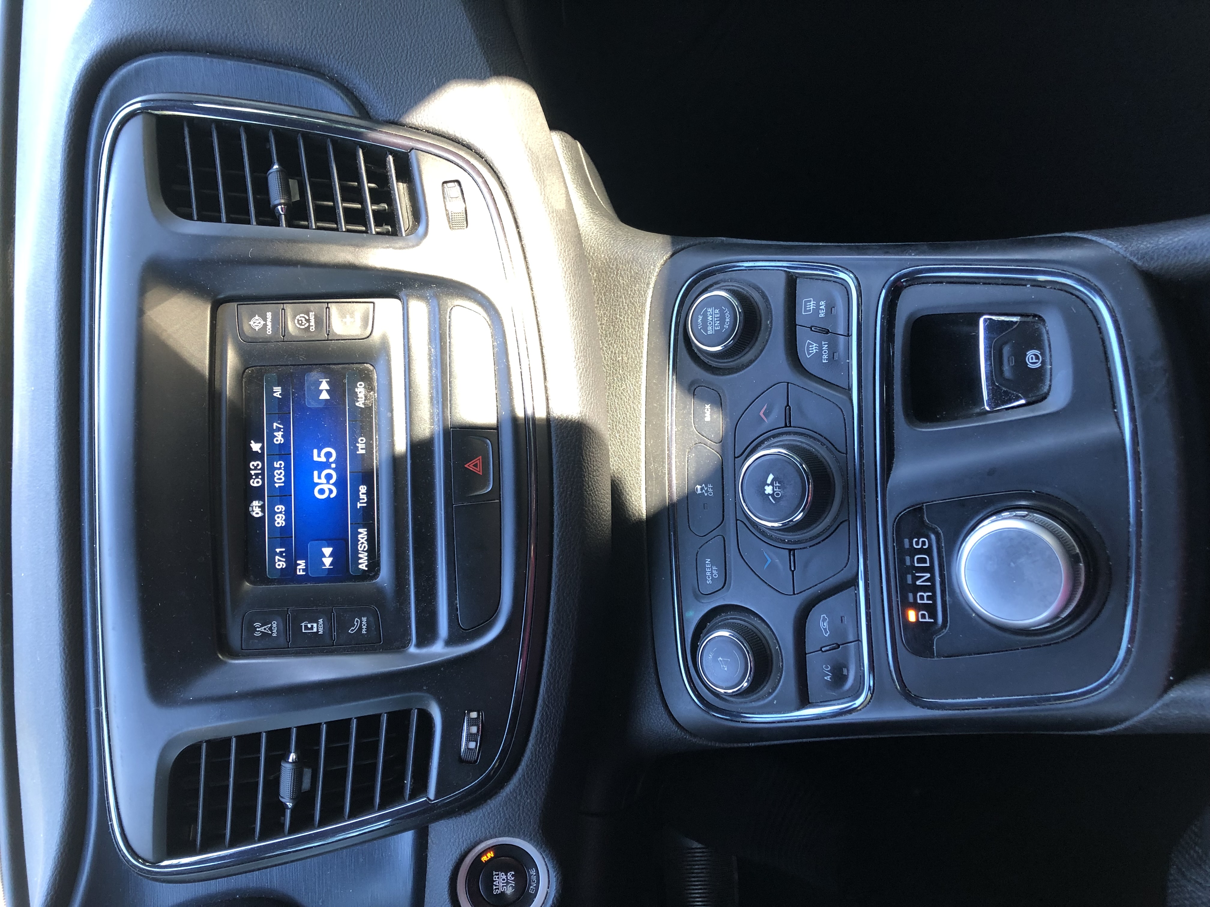 Used 2015 Chrysler 200 S FWD image 17
