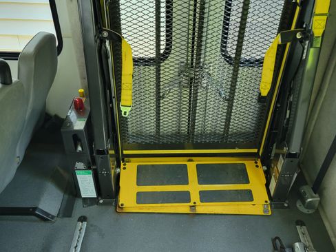 Used 2013 Ford E-450 and Econoline 450 Super Duty w/ Shuttle Bus Prep Pkg image 11