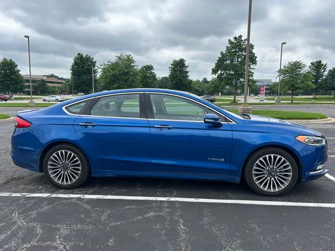 Used 2017 Ford Fusion Titanium FWD image 4