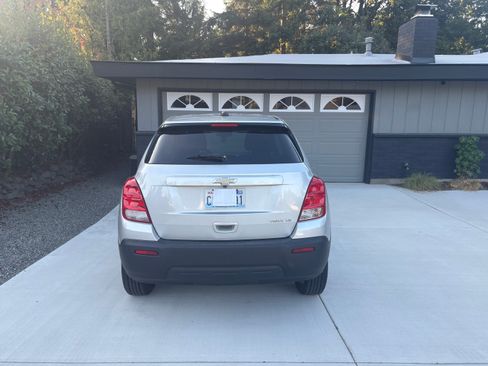 Used 2016 Chevrolet Trax LS image 2