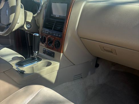 Used 2009 Ford Explorer Eddie Bauer image 18