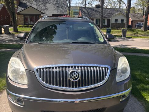 Used 2010 Buick Enclave CXL FWD image 5