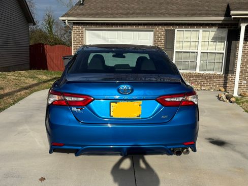 Used 2018 Toyota Camry SE image 5