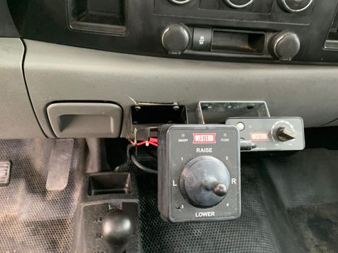 Used 2013 Chevrolet Silverado 2500 W/T w/ Snow Plow Prep Package AWD/4WD image 9
