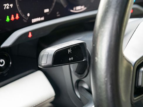 Used 2021 Porsche Taycan image 12