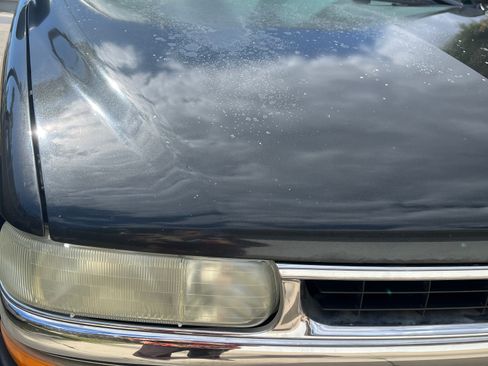 Used 2004 Chevrolet Suburban LT w/ Preferred Equipment Group image 11