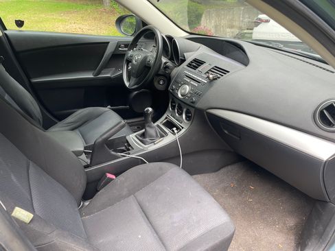 Used 2011 MAZDA MAZDA3 i Touring FWD image 5