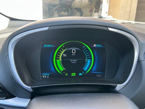 Used 2018 Chevrolet Volt LT w/ Comfort Package FWD image 19