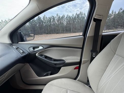 Used 2018 Ford Focus SE image 8