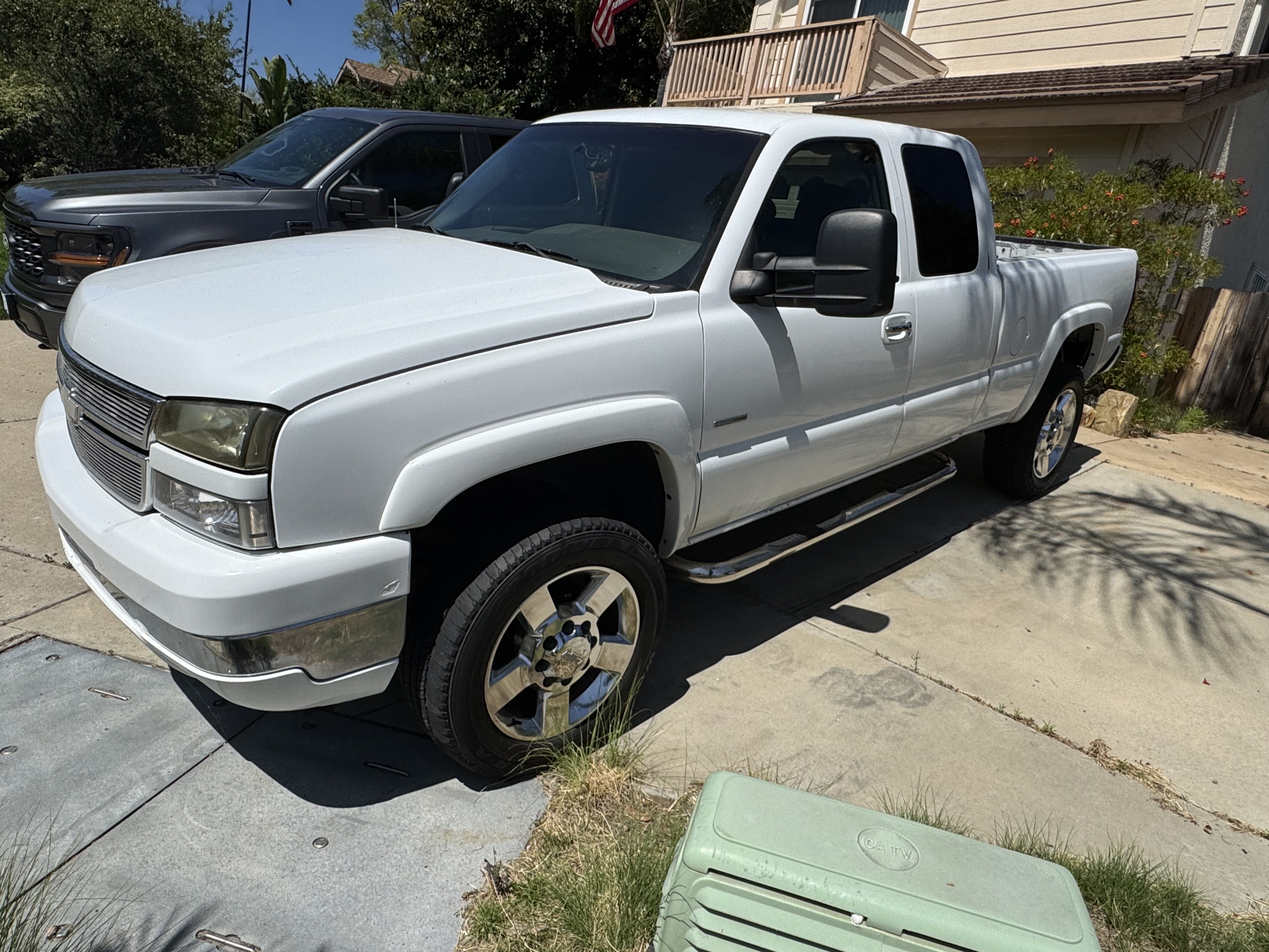 Used 2006 Chevrolet Silverado 2500 LT w/ Heavy-Duty Power Package AWD/4WD image 1