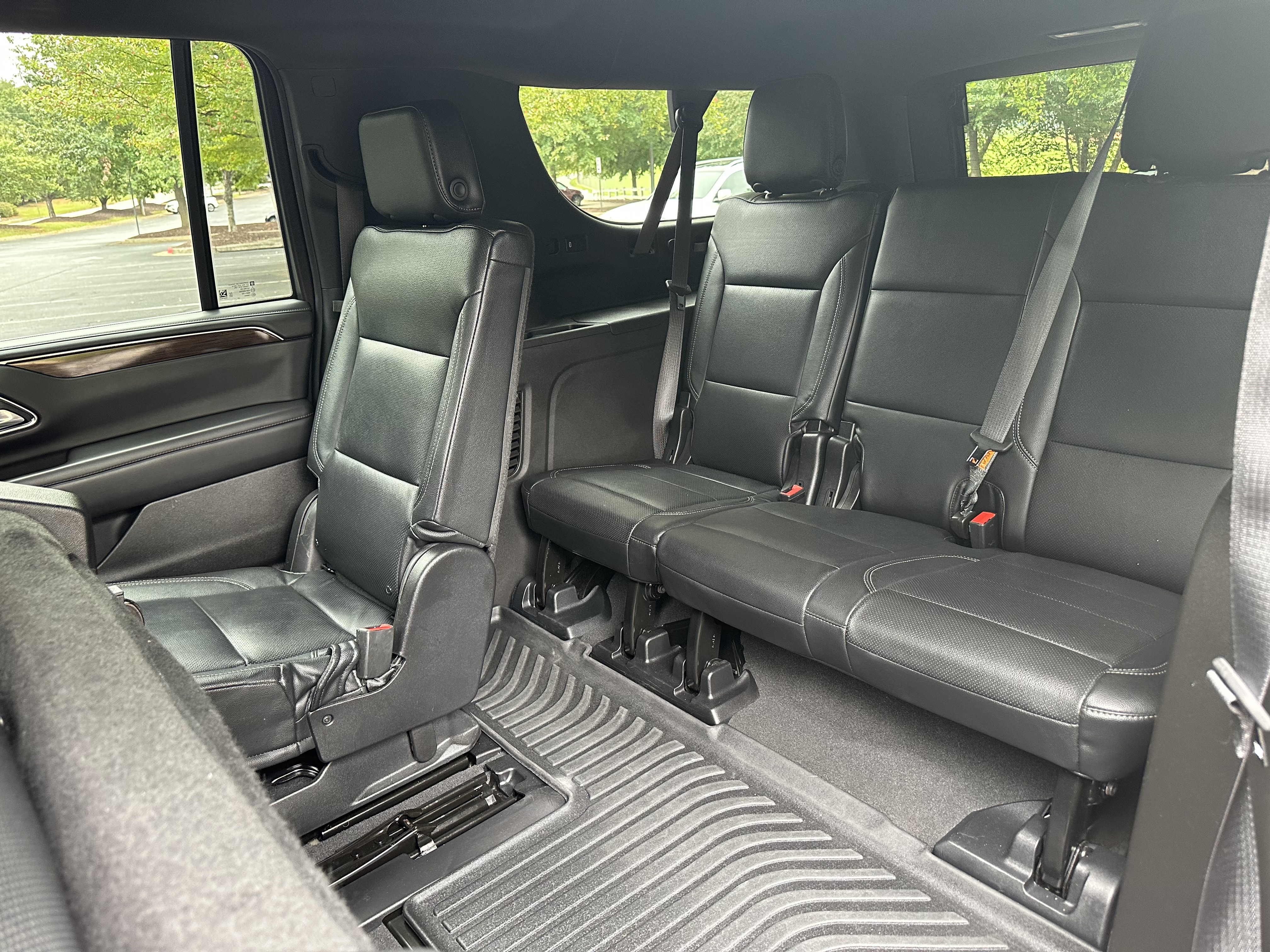Used 2024 GMC Yukon XL SLE w/ Gmc Pro Safety Plus Package AWD/4WD image 16