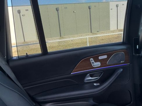 Used 2022 Mercedes-Benz GLS 450 4MATIC image 27