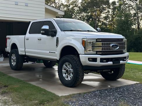 Used 2017 Ford F250 Platinum w/ Platinum Ultimate Package AWD/4WD image 15