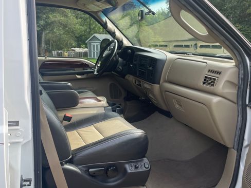 Used 2005 Ford Excursion Eddie Bauer image 28