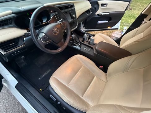 Used 2017 Toyota Avalon XLE Premium FWD image 10
