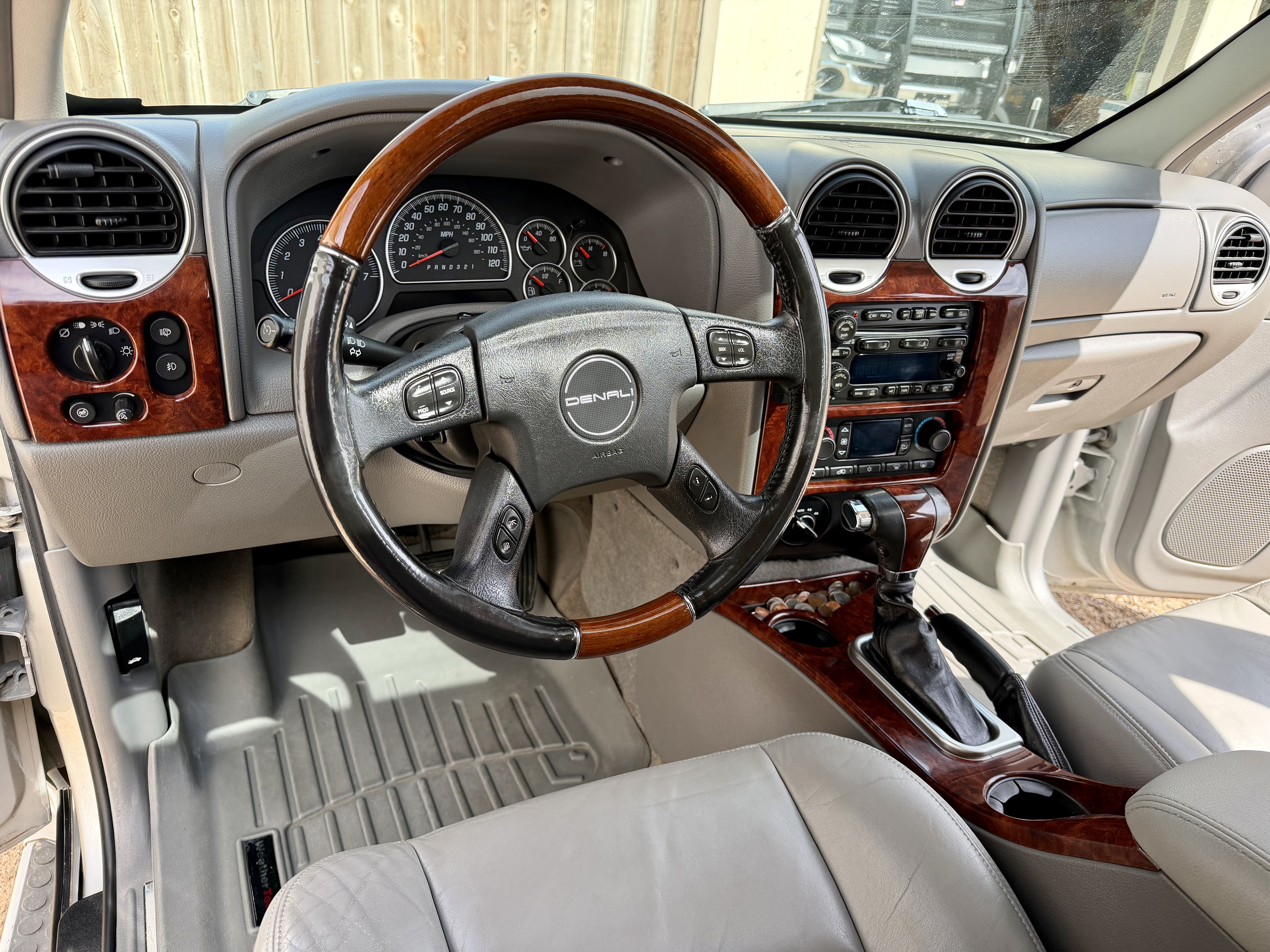 Used 2006 GMC Envoy Denali AWD/4WD image 10