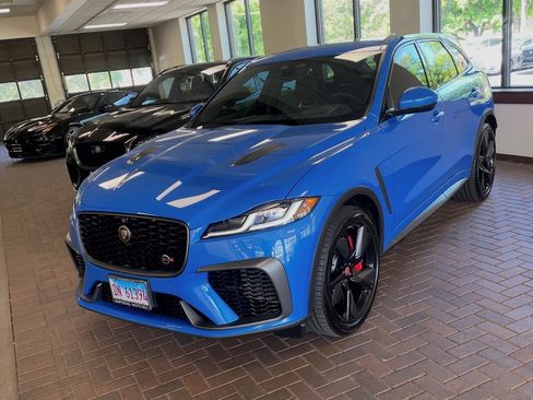 Used 2021 Jaguar F-PACE SVR image 2