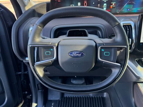 Used 2025 Ford Expedition Max Platinum w/ Platinum Ultimate Package image 16